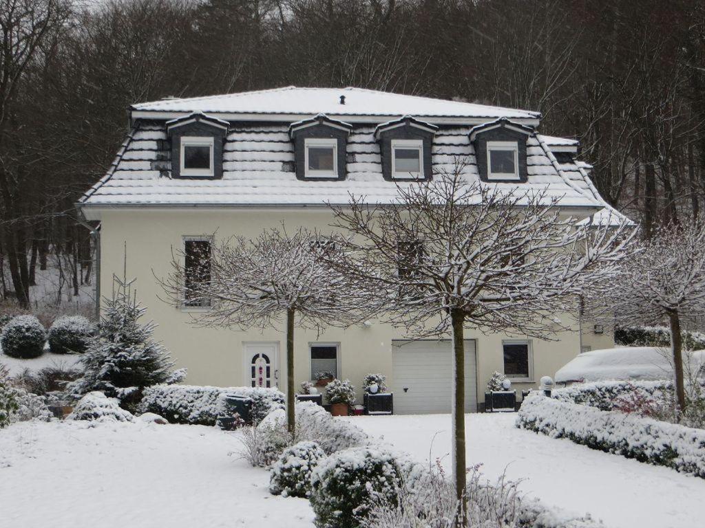 Weisses-Haus-Am-Kurpark-Fewo-Bergblick Bad Suderode Luaran gambar